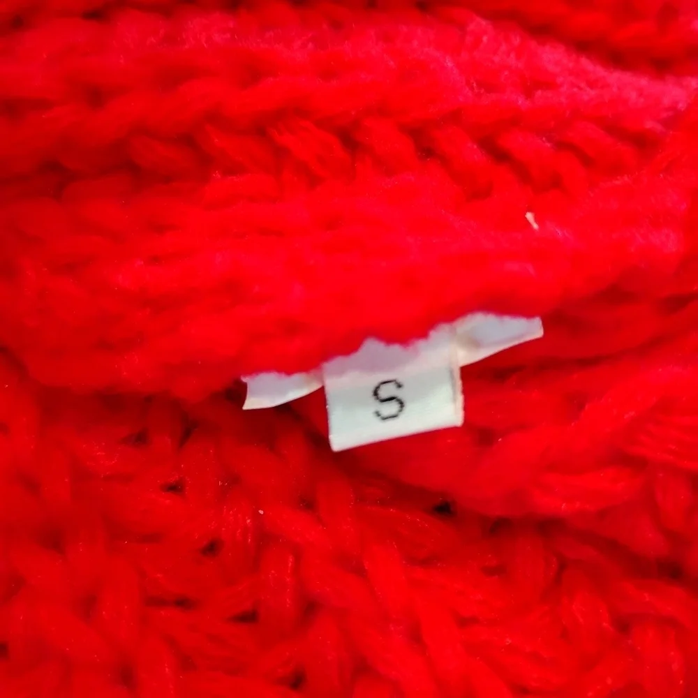 RETRO RED SWEATER VEST - Picture 2 of 6